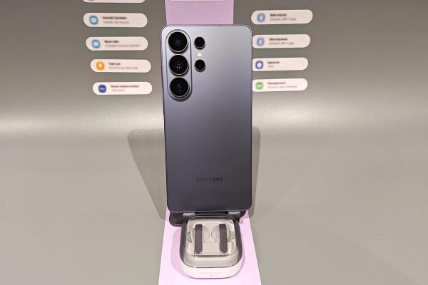 Samsung показал Galaxy S26. Мы изучили их и рассказываем все о новинке