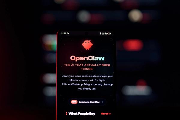 Что такое Moltbook: чем опасна странная соцсеть для ботов с ИИ Что такое Moltbook: чем опасна странная соцсеть для ботов с ИИ