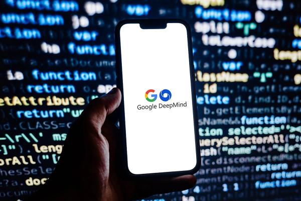 Почему фильм об OpenAI с Юрой Борисовым оказался на волоске от небытия